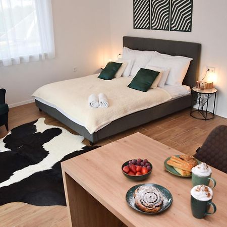 Silentium Premium Apartman シャールヴァール エクステリア 写真